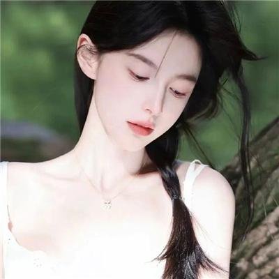 霓虹灯下的圣教士